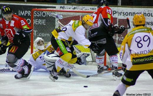 Photo hockey Coupe de la Ligue ARCHIVES - Coupe de la Ligue : 1/8ème, 2ème journée : Amiens vs Strasbourg - Au bon souvenir des Playoffs... Photo hockey Coupe de la Ligue ARCHIVES - Coupe de la Ligue : 1/8ème, 2ème journée : Amiens vs Strasbourg - Au bon souvenir des Playoffs...