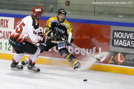 Photo hockey Coupe de la Ligue ARCHIVES - Coupe de la Ligue : 1/8ème, 3ème journée : Rouen vs Neuilly/Marne - Rouen dans la douleur Photo hockey Coupe de la Ligue ARCHIVES - Coupe de la Ligue : 1/8ème, 3ème journée : Rouen vs Neuilly/Marne - Rouen dans la douleur