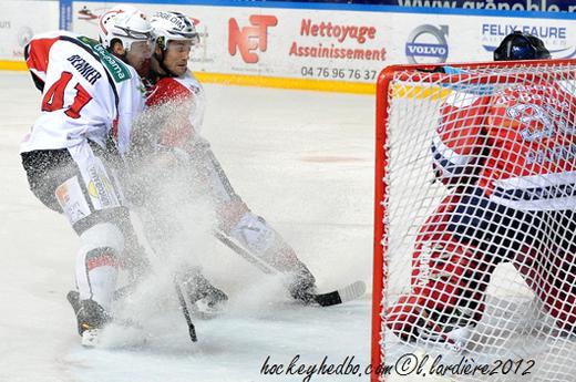 Photo hockey Coupe de la Ligue ARCHIVES - Coupe de la Ligue : 1/8ème, 4ème journée  : Grenoble  vs Briançon  - Grenoble plie mais ne sombre pas