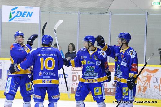 Photo hockey Coupe de la Ligue ARCHIVES - Coupe de la Ligue : 1/8ème, 5ème journée : Dijon vs Chamonix - Une victoire pour une place en quart. Photo hockey Coupe de la Ligue ARCHIVES - Coupe de la Ligue : 1/8ème, 5ème journée : Dijon vs Chamonix - Une victoire pour une place en quart.