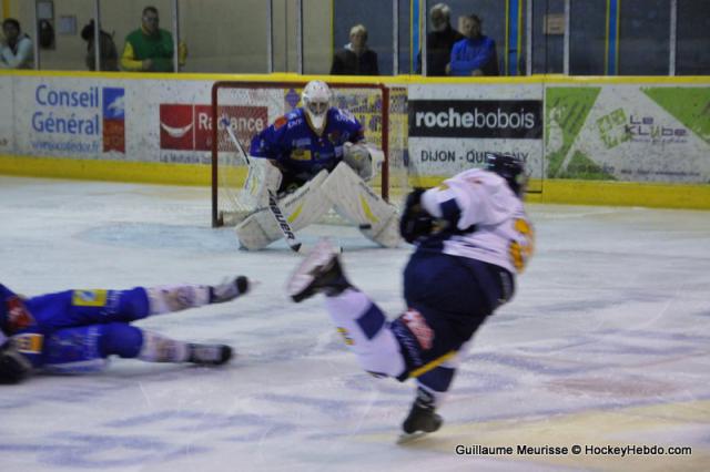 Photo hockey Coupe de la Ligue ARCHIVES - Coupe de la Ligue : 1/8ème, 5ème journée : Dijon vs Chamonix - Une victoire pour une place en quart. Photo hockey Coupe de la Ligue ARCHIVES - Coupe de la Ligue : 1/8ème, 5ème journée : Dijon vs Chamonix - Une victoire pour une place en quart.
