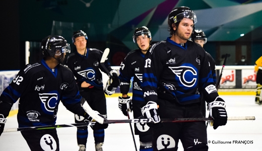 Photo hockey Division 1 - : Nantes vs Strasbourg - Nantes Cueilli à froid Photo hockey Division 1 - : Nantes vs Strasbourg - Nantes Cueilli à froid
