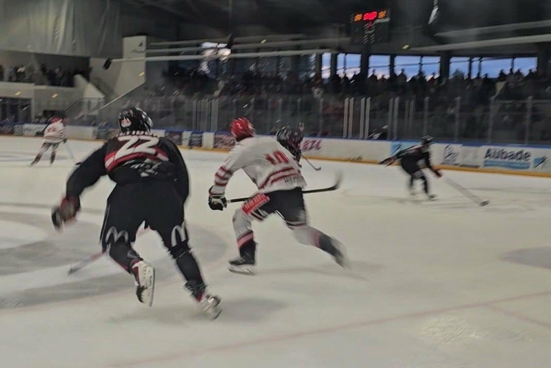 Photo hockey Division 1 -  : Valenciennes vs Neuilly/Marne - Les Diables Rouges s