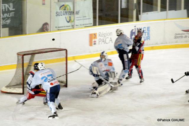 Photo hockey Division 1 - D1 : 11ème journée : Nice vs Montpellier  - Les Aigles repartent