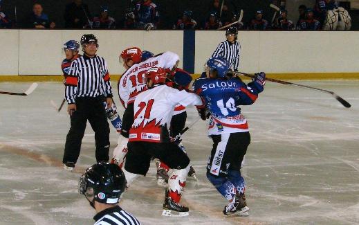 Photo hockey Division 1 - D1 : 12ème journée : Brest  vs Neuilly/Marne - Duel pour la première place. 