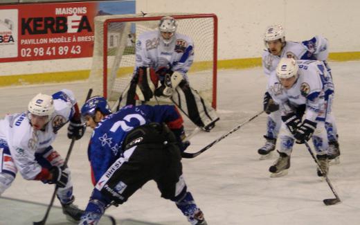 Photo hockey Division 1 - D1 : 14ème journée : Brest  vs Reims* - Les Phénix enflamment les Albatros.