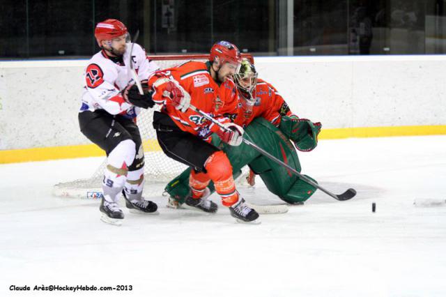 Photo hockey Division 1 - D1 : 21ème journée : Mont-Blanc vs Neuilly/Marne - La domination face à l