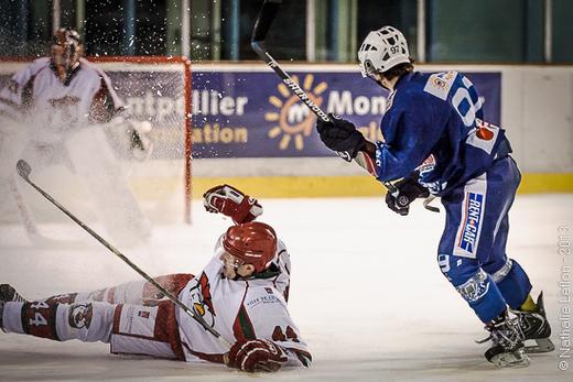 Photo hockey Division 1 - D1 : 22ème journée : Montpellier  vs Courbevoie  - Les Vipers piquent les Coqs à Végapolis