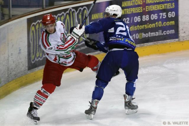 Photo hockey Division 1 - D1 : 24ème journée : Montpellier vs Courbevoie - Des Coqs corriaces Photo hockey Division 1 - D1 : 24ème journée : Montpellier vs Courbevoie - Des Coqs corriaces