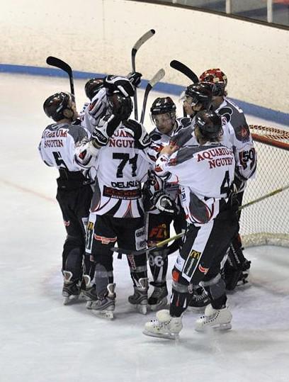 Photo hockey Division 1 - D1 : 24ème journée : Valence vs Mulhouse - Et de 7 ! Photo hockey Division 1 - D1 : 24ème journée : Valence vs Mulhouse - Et de 7 !