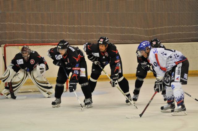 Photo hockey Division 1 - D1 : 2ème journée : Toulouse-Blagnac vs Brest - Dur apprentissage Photo hockey Division 1 - D1 : 2ème journée : Toulouse-Blagnac vs Brest - Dur apprentissage