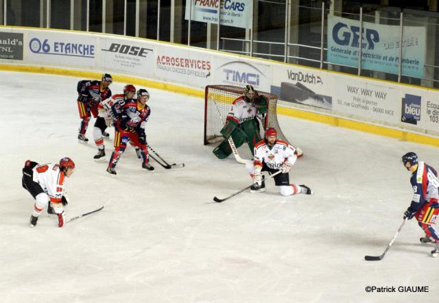 Photo hockey Division 1 - D1 : 6ème journée : Nice vs Mont-Blanc - Nice s’en sort de peu !