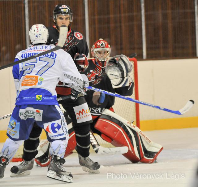 Photo hockey Division 1 - D1 : 6ème journée : Toulouse-Blagnac vs Reims* - Duel de gardiens Photo hockey Division 1 - D1 : 6ème journée : Toulouse-Blagnac vs Reims* - Duel de gardiens