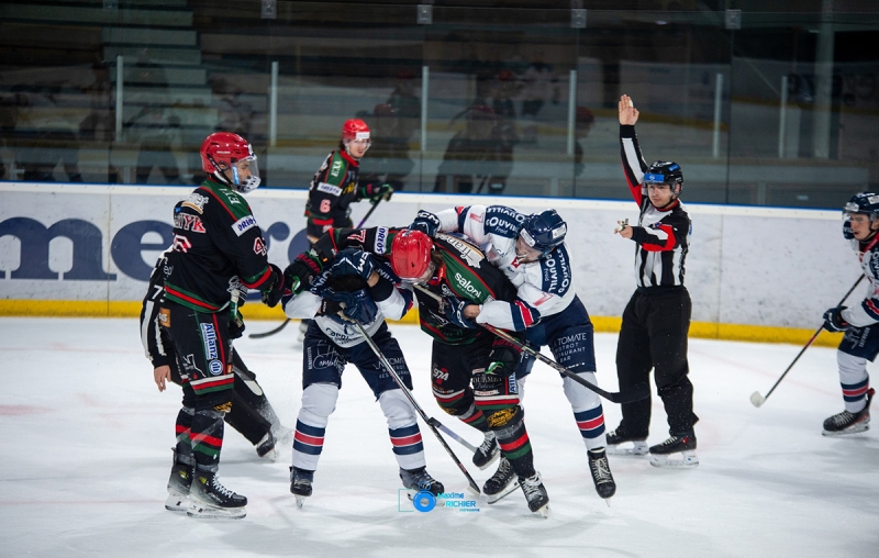 Photo hockey Division 1 - Division 1 - 1/4 de Finale - Match 3 : Mont-Blanc vs Caen - Caen prend le 2ème point Photo hockey Division 1 - Division 1 - 1/4 de Finale - Match 3 : Mont-Blanc vs Caen - Caen prend le 2ème point