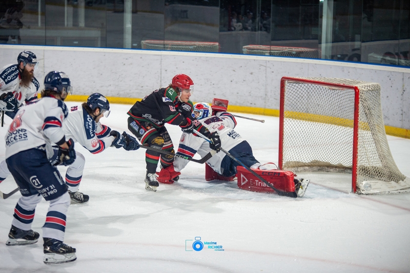 Photo hockey Division 1 - Division 1 - 1/4 de Finale - Match 4 : Mont-Blanc vs Caen  - Mont-Blanc force un 5ème match