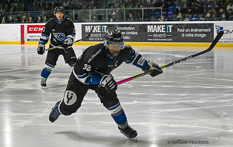 Photo hockey Division 1 - Division 1 - 1/4 de Finale match 2 : Nantes vs Caen  - Les Corsaires de Nantes coulent les drakkars et mènent la série