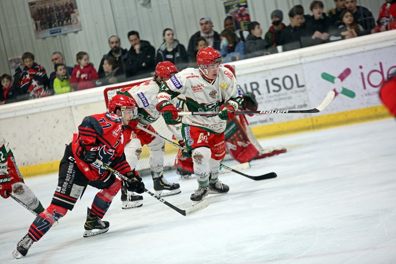 Photo hockey Division 1 - Division 1 - 1/4 de Finale match 3 : Neuilly/Marne vs Mont-Blanc - Neuilly force un 4ème match ! Photo hockey Division 1 - Division 1 - 1/4 de Finale match 3 : Neuilly/Marne vs Mont-Blanc - Neuilly force un 4ème match !