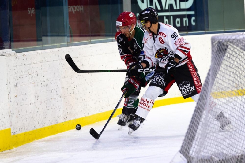 Photo hockey Division 1 - Division 1 : 10ème journée : Mont-Blanc vs Morzine-Avoriaz - Un derby disputé !