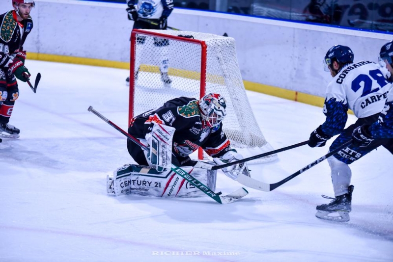Photo hockey Division 1 - Division 1 : 11ème journée : Mont-Blanc vs Nantes - Le Père-Noël passe déjà pour les Yétis !