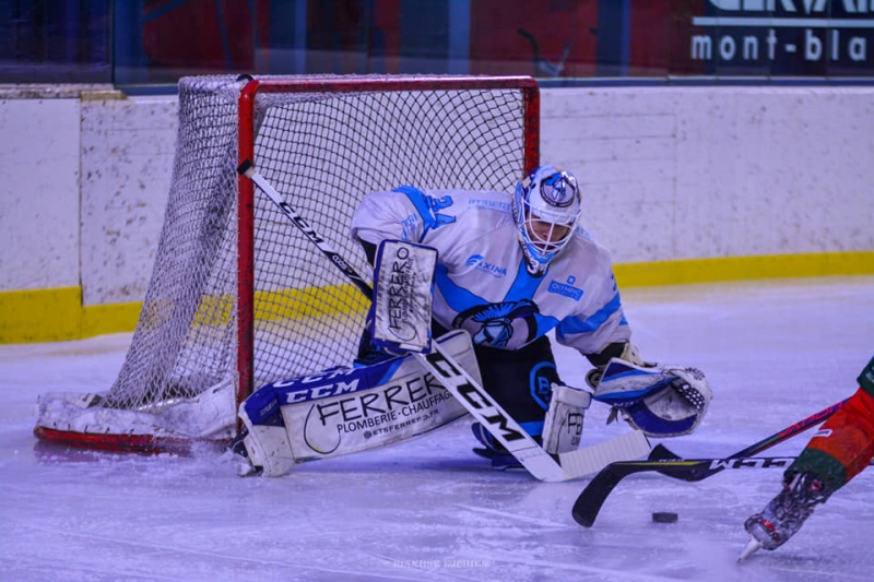 Photo hockey Division 1 - Division 1 : 12ème journée : Mont-Blanc vs Marseille - Le Spartiate brave le froid ! Photo hockey Division 1 - Division 1 : 12ème journée : Mont-Blanc vs Marseille - Le Spartiate brave le froid !