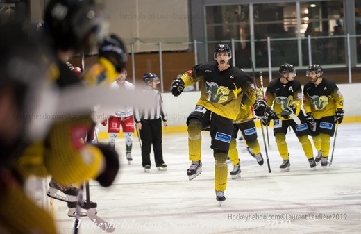 Photo hockey Division 1 - Division 1 : 12ème journée : Chambéry vs Cergy-Pontoise - Chambery stoppe Cergy
