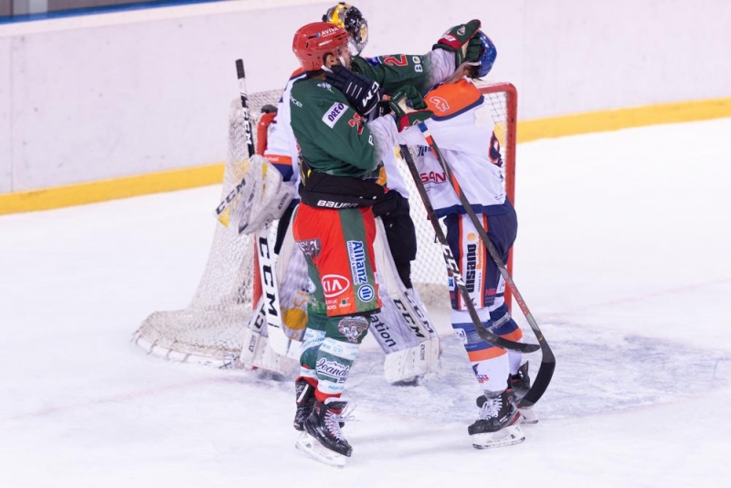 Photo hockey Division 1 - Division 1 : 13ème journée : Mont-Blanc vs Clermont-Ferrand - Mont-Blanc sérieux de bout en bout