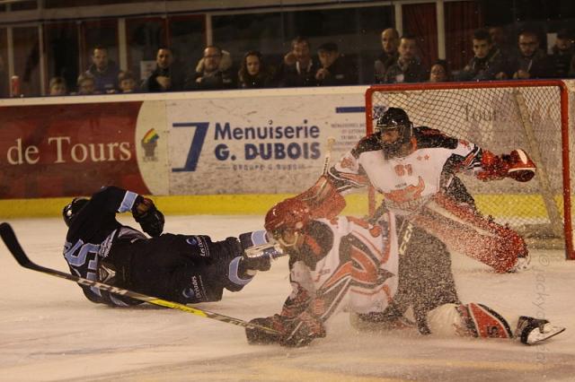 Photo hockey Division 1 - Division 1 : 13ème journée : Tours vs Neuilly/Marne - Tours vainqueur aux tirs aux buts Photo hockey Division 1 - Division 1 : 13ème journée : Tours vs Neuilly/Marne - Tours vainqueur aux tirs aux buts