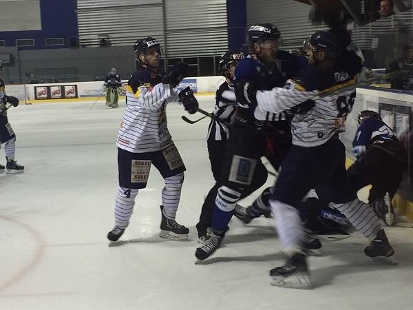 Photo hockey Division 1 - Division 1 : 14ème journée : Nantes vs Dunkerque - Dunkerque s’impose sur le fil Photo hockey Division 1 - Division 1 : 14ème journée : Nantes vs Dunkerque - Dunkerque s’impose sur le fil
