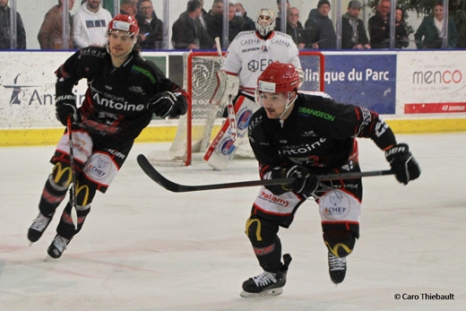 Photo hockey Division 1 - Division 1 : 15čme journée : Cholet vs Caen - Cholet s’incline en prolongation Photo hockey Division 1 - Division 1 : 15čme journée : Cholet vs Caen - Cholet s’incline en prolongation