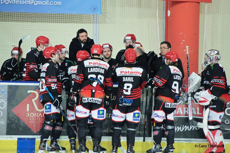 Photo hockey Division 1 - Division 1 : 15čme journée : Cholet vs Caen - Cholet s’incline en prolongation Photo hockey Division 1 - Division 1 : 15čme journée : Cholet vs Caen - Cholet s’incline en prolongation