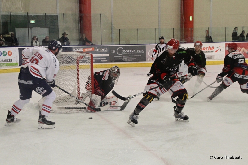 Photo hockey Division 1 - Division 1 : 15čme journée : Cholet vs Caen - Cholet s’incline en prolongation Photo hockey Division 1 - Division 1 : 15čme journée : Cholet vs Caen - Cholet s’incline en prolongation