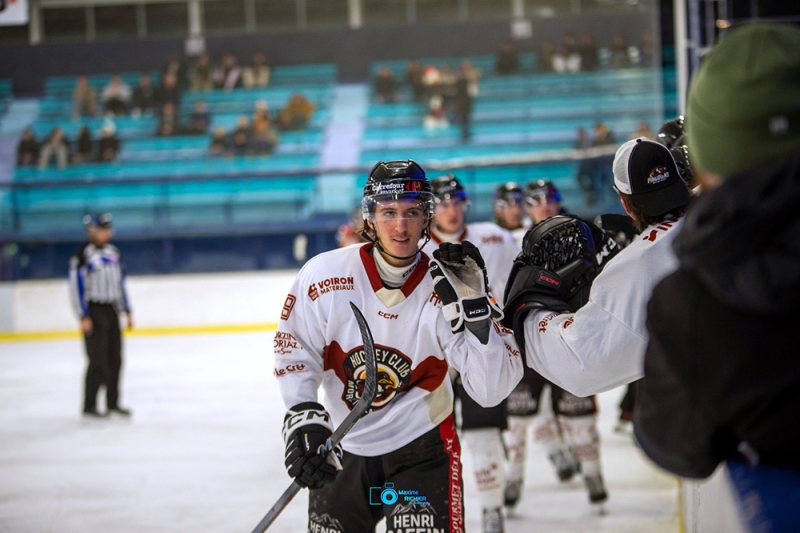 Photo hockey Division 1 - Division 1 : 15ème journée : Mont-Blanc vs Morzine-Avoriaz - Derby engagé, fin de match discutée… Photo hockey Division 1 - Division 1 : 15ème journée : Mont-Blanc vs Morzine-Avoriaz - Derby engagé, fin de match discutée…