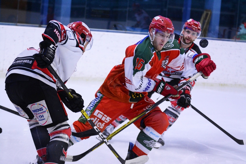 Photo hockey Division 1 - Division 1 : 16ème journée : Mont-Blanc vs Neuilly/Marne - Un grand bol d’air pour Mont-Blanc