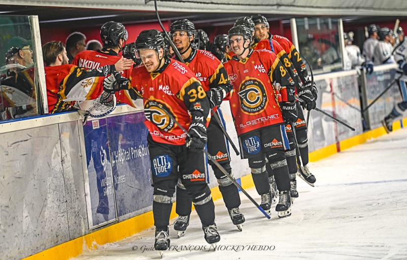 Photo hockey Division 1 - Division 1 : 16ème journée : Nantes vs Tours  - Au bout de l’effort, Nantes fait plier Tours ! 