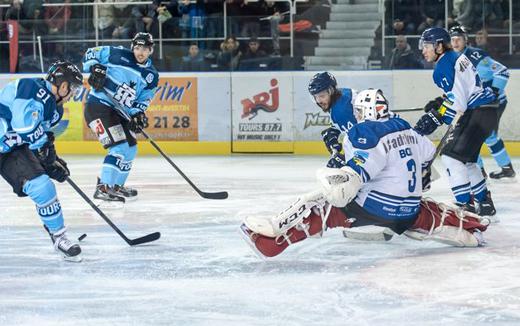 Photo hockey Division 1 - Division 1 : 16ème journée : Tours  vs Nantes - Un jeu à la Nantaise