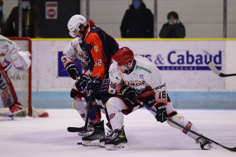 Photo hockey Division 1 - Division 1 : 18ème journée : Clermont-Ferrand vs Cholet  - Cholet poursuit sa route