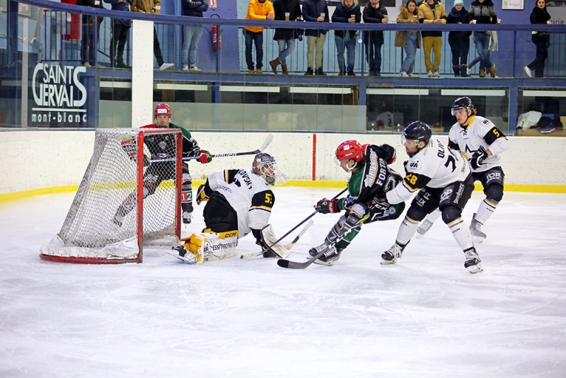 Photo hockey Division 1 - Division 1 : 19čme journée : Mont-Blanc vs Strasbourg - Les YĂ©tis s’offrent le leader ! Photo hockey Division 1 - Division 1 : 19čme journée : Mont-Blanc vs Strasbourg - Les YĂ©tis s’offrent le leader !