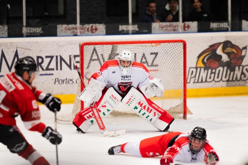 Photo hockey Division 1 - Division 1 : 1ère journée : Morzine-Avoriaz vs Valenciennes - Premier succès pour les Pingouins Photo hockey Division 1 - Division 1 : 1ère journée : Morzine-Avoriaz vs Valenciennes - Premier succès pour les Pingouins