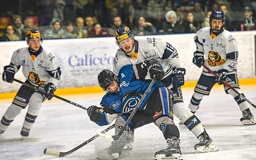 Photo hockey Division 1 - Division 1 : 20�me journ�e : Nantes vs Villard-de-Lans - Villard-de-Lans déroule à Nantes 