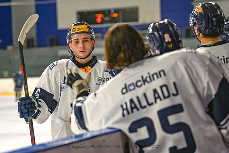 Photo hockey Division 1 - Division 1 : 20�me journ�e : Nantes vs Villard-de-Lans - Villard-de-Lans déroule à Nantes 