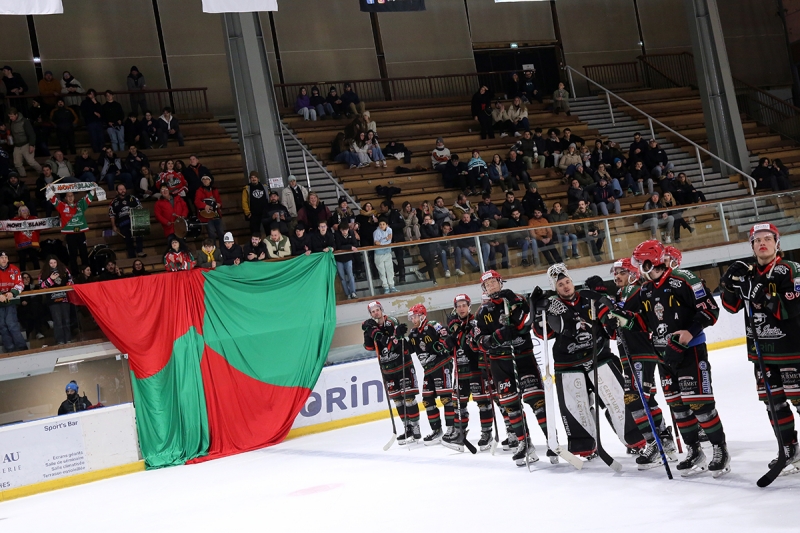 Photo hockey Division 1 - Division 1 : 20ème journée : Mont-Blanc vs Neuilly/Marne - Mont-Blanc régale son public !