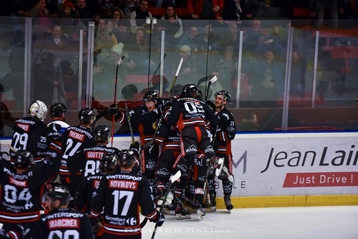 Photo hockey Division 1 - Division 1 : 20ème journée : Morzine-Avoriaz vs Nantes - Les Pingouins retrouvent le sourire 