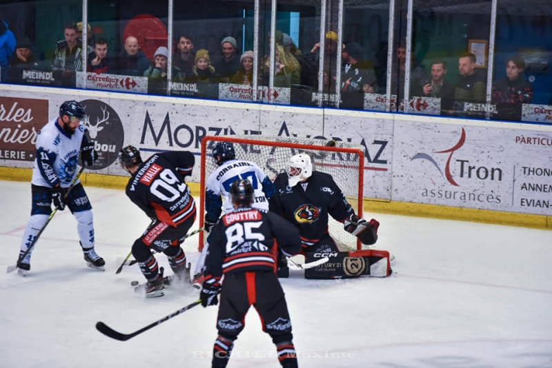 Photo hockey Division 1 - Division 1 : 20ème journée : Morzine-Avoriaz vs Nantes - Les Pingouins retrouvent le sourire 