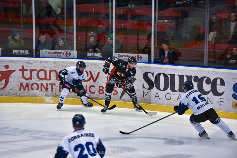 Photo hockey Division 1 - Division 1 : 20ème journée : Morzine-Avoriaz vs Nantes - Les Pingouins retrouvent le sourire 
