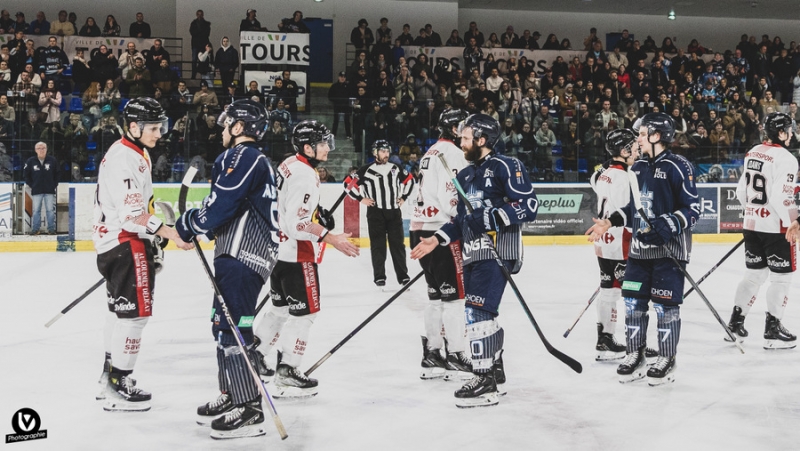 Photo hockey Division 1 - Division 1 : 20ème journée : Tours  vs Morzine-Avoriaz - Victoire de Tours face à Morzine-Avoriaz
