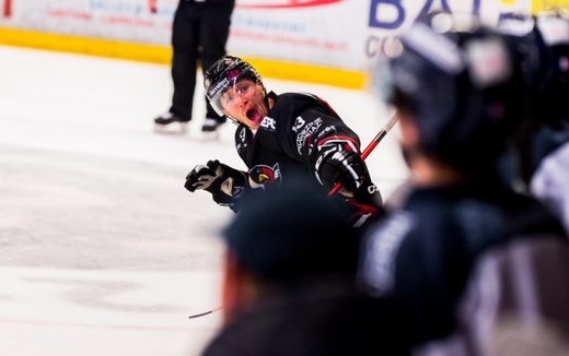 Photo hockey Division 1 - Division 1 : 21ème journée : Morzine-Avoriaz vs Marseille - Troisième victoire de suite pour les Pingouins.