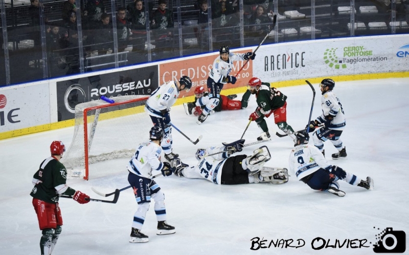 Photo hockey Division 1 - Division 1 : 22ème journée : Cergy-Pontoise vs Tours  - Les Jokers triomphent à l’usure