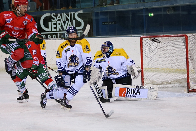 Photo hockey Division 1 - Division 1 : 23ème journée : Mont-Blanc vs Dunkerque - D1 : Les Corsaires coulent le navire Yéti