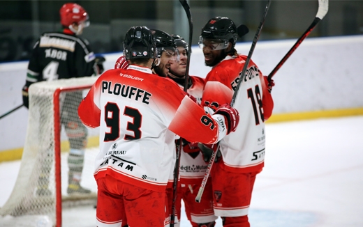 Photo hockey Division 1 - Division 1 : 24ème journée : Mont-Blanc vs Valenciennes - Les Diables Rouges avec abnégation