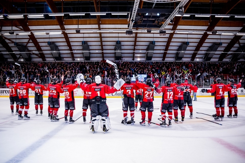 Photo hockey Division 1 - Division 1 : 25ème journée : Morzine-Avoriaz vs Mont-Blanc - Les Pingouins glissent le plus loin